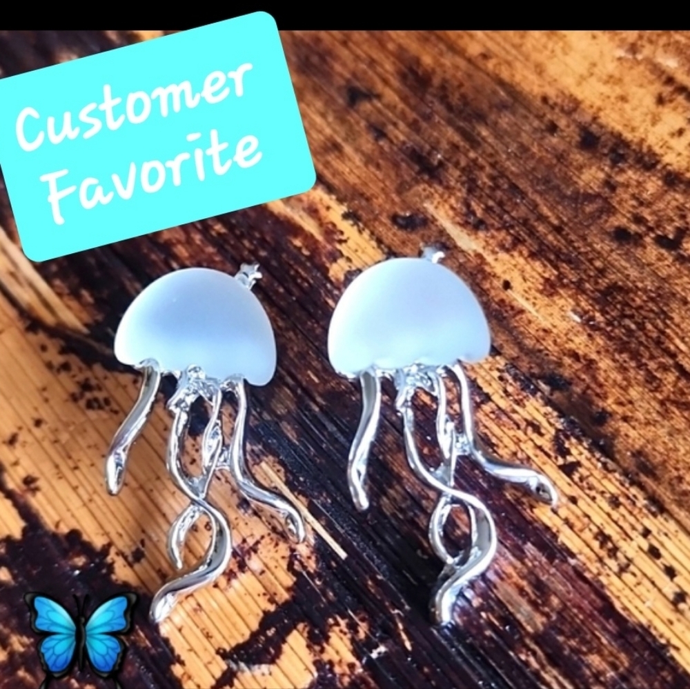 JELLYFISH Stud  Earrings Silver Frosted Body